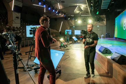 Видеооператор, пилот квадрокоптера, видеомонтажер