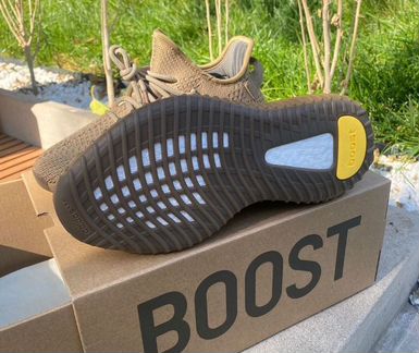 Yeezy Boost 350 V2 с Доставкой