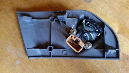 Lexus RX300 panel instrument right RH speaker twit