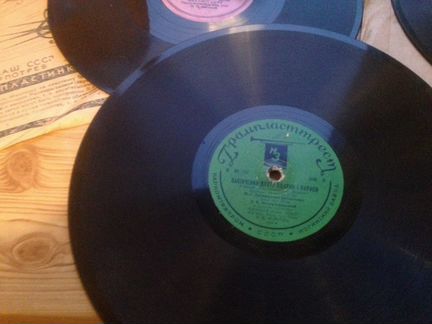 Пластинки грампластинки патефонные старые 1930-90г