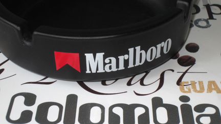 Большая стеклянная пепельница Marlboro