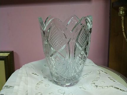 Хрустальная ваза