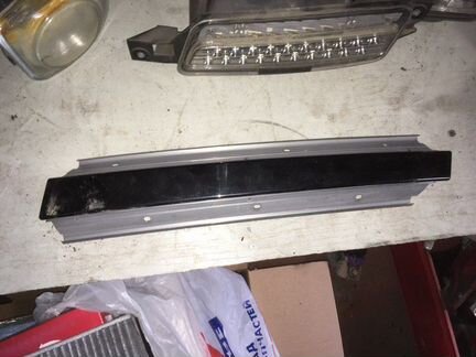 Накладка средней стойки левая Subaru Legacy BL5