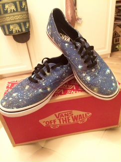 Фирменные кеды Vans космос 37 размер