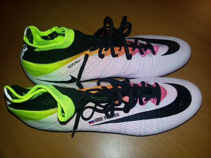 Профессиональные футбольные бутсы nike