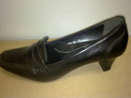 Туфли новые Delotti