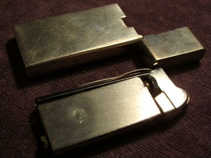 Зажигалка серебряная старинная газовая
