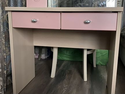 Туалетный столик