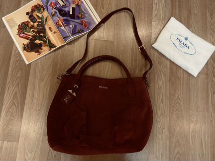 Замшевая красная сумка Prada (оригинал)