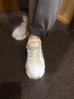 Кроссовки женские