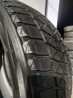 235 55 19 Bridgestone Blizzak DM-V2 105T