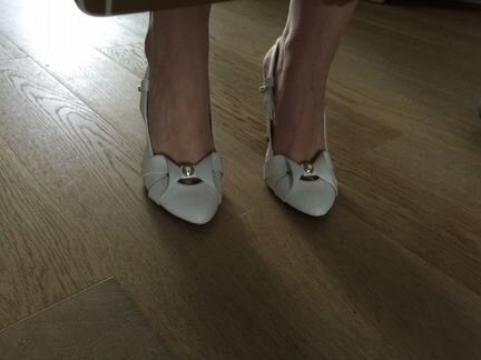 Босоножки белые размер 37 Новые