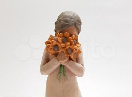 Девушка с букетом