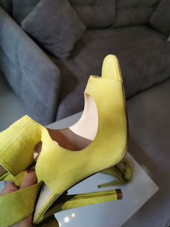 Босоножки замшевые Zara