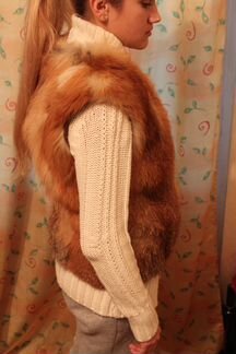 Продам жилетку из меха лисы
