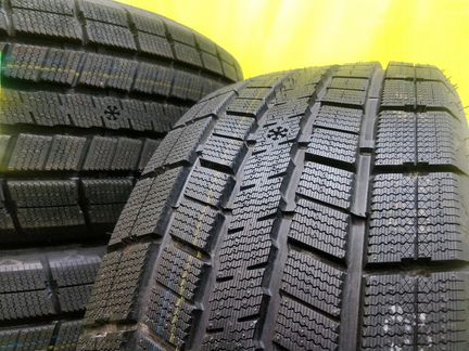 245 45 19 зимние шины, новые липучка Centara