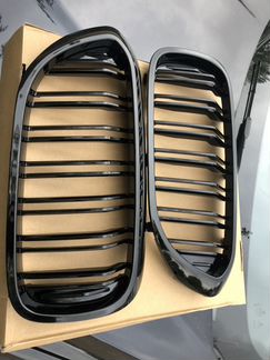 Решетки радиатора ноздри BMW G30 чёрные