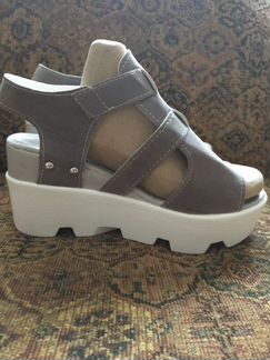 Босоножки на платформе