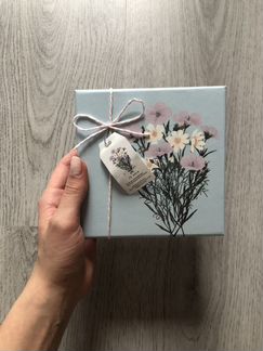 Подарочная коробка