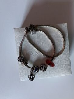 Шармы и браслеты Pandora