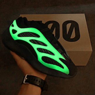 Кроссовки adidas yeezy boost 700 v3 (36-45)