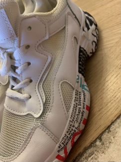 Кроссовки легкие