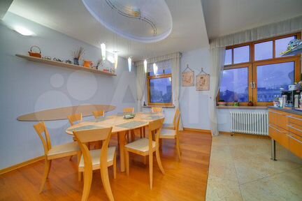 5-к квартира, 220 м², 7/9 эт.