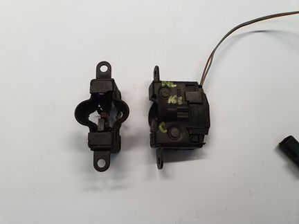 Замки капота Mercedes W163 ML Япония