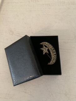 Брошь с кристаллами