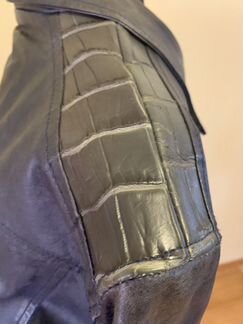 Итальянская куртка с крокодиловыми вставками