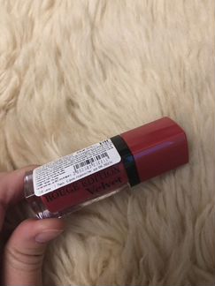 Бархатный флюид Bourjois rouge edition velvet