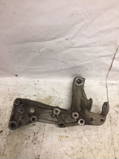 Кронштейн переднего рычага Шкода Октавия а5