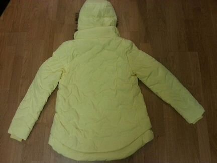 Женский яркий пуховик