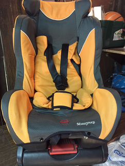 Детское кресло в автомобиль