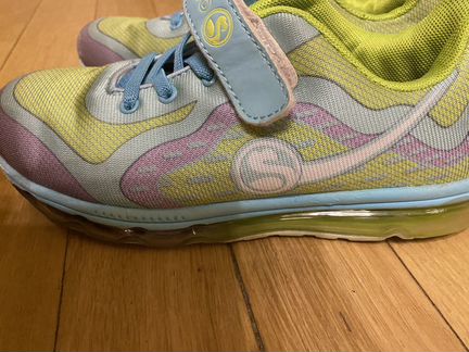 Кроссовки, 35