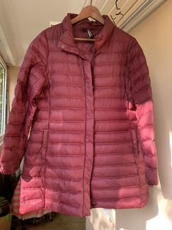 Пуховое пальто бордо mango на холодную осень