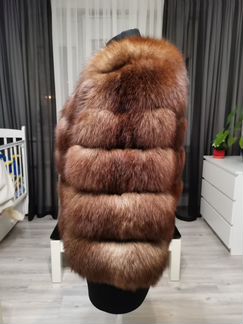 Продаю короткую шубу из меха песца (авто-леди)