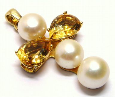 Крест золотой с цитринами и жемчугом 750 пробы