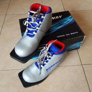 Детские лыжные ботинки