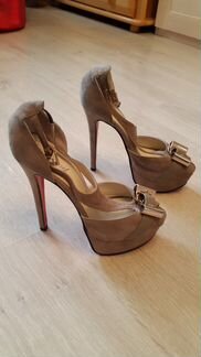 Женские босоножки