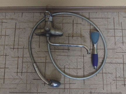 Смеситель в ванную