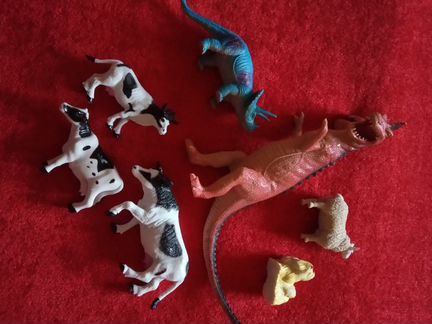Фигурки животных, динозавры