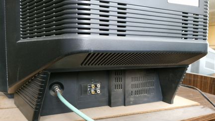 Телевизор LG RT-21CA60M