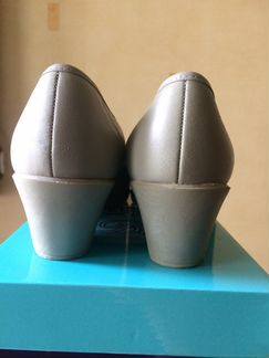 Новые кожаные туфли (лоферы eska)