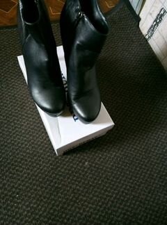 Женские ботинки