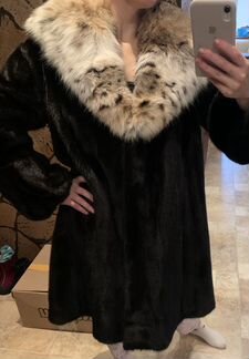 Шуба норковая с капюшоном из рыси