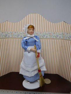 Горничная, служанка для кукольного дома 1к12