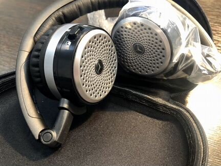 Наушники Mercedes