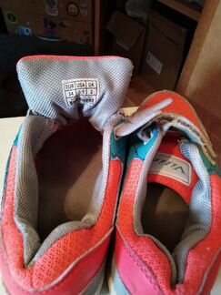 Продам кроссовки