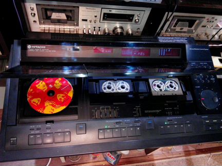 Муз. центр Hitachi MX-W50 1987 г.в. с колонками